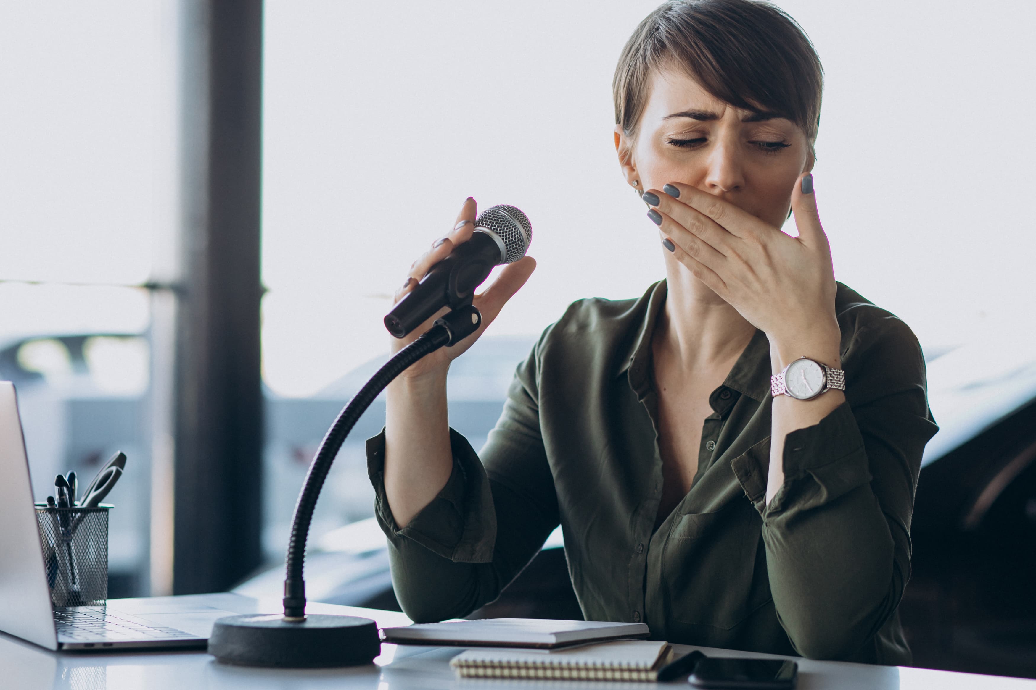 The Impact of Throat Clearing on Vocal Folds and Safe Ways to Break the Habit